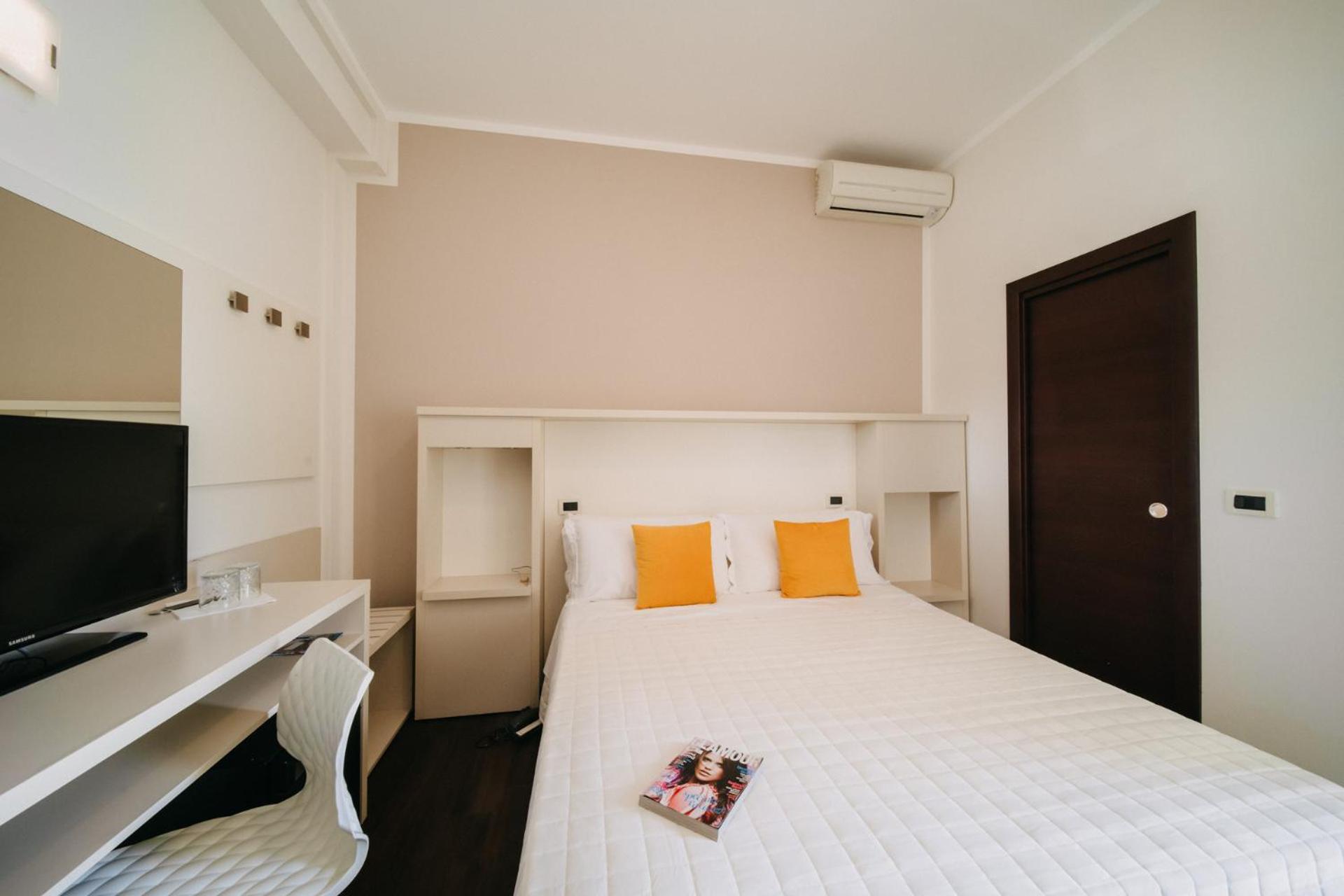 Hotel Lalla Beauty & Relax Cesenatico Exterior photo