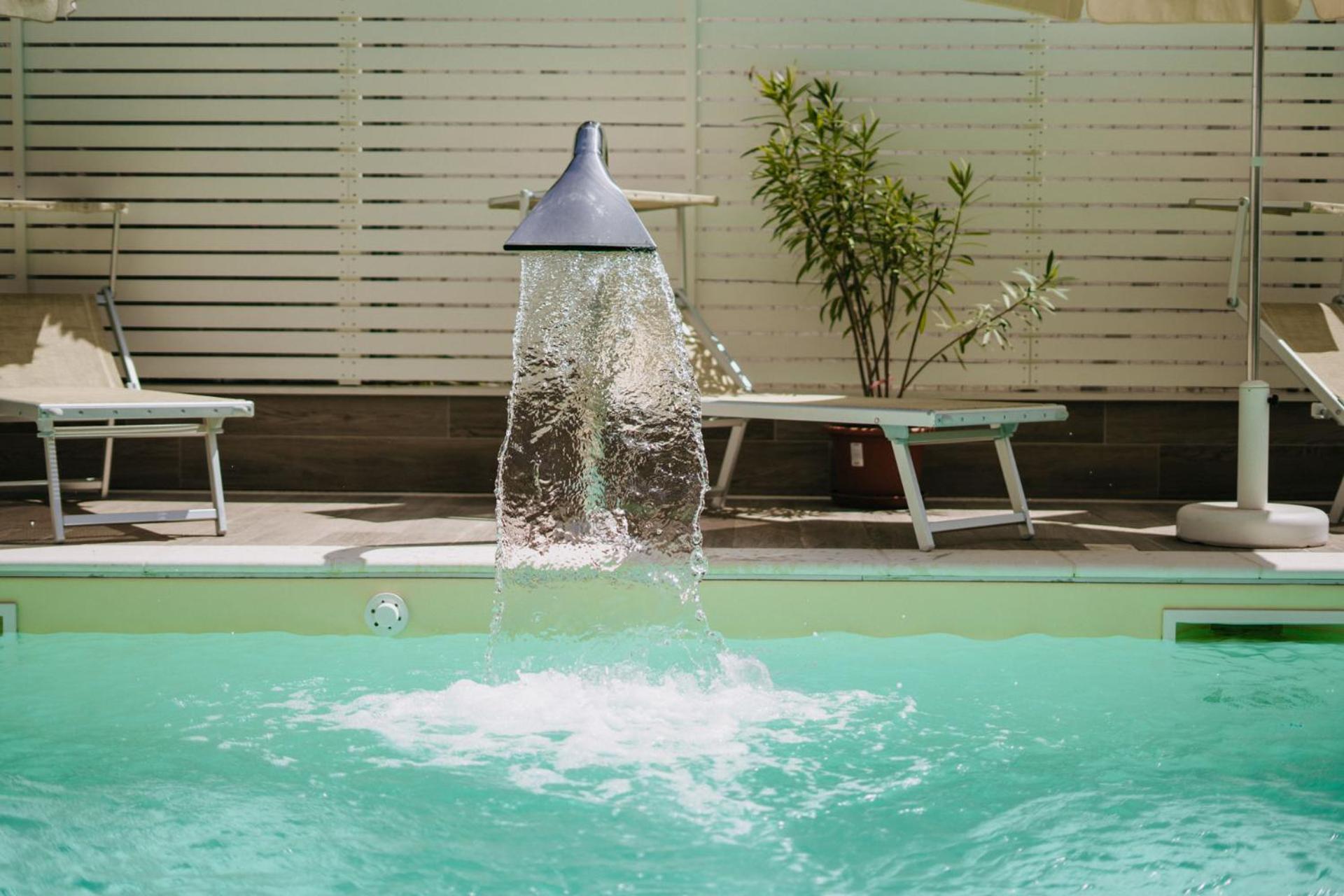 Hotel Lalla Beauty & Relax Cesenatico Exterior photo