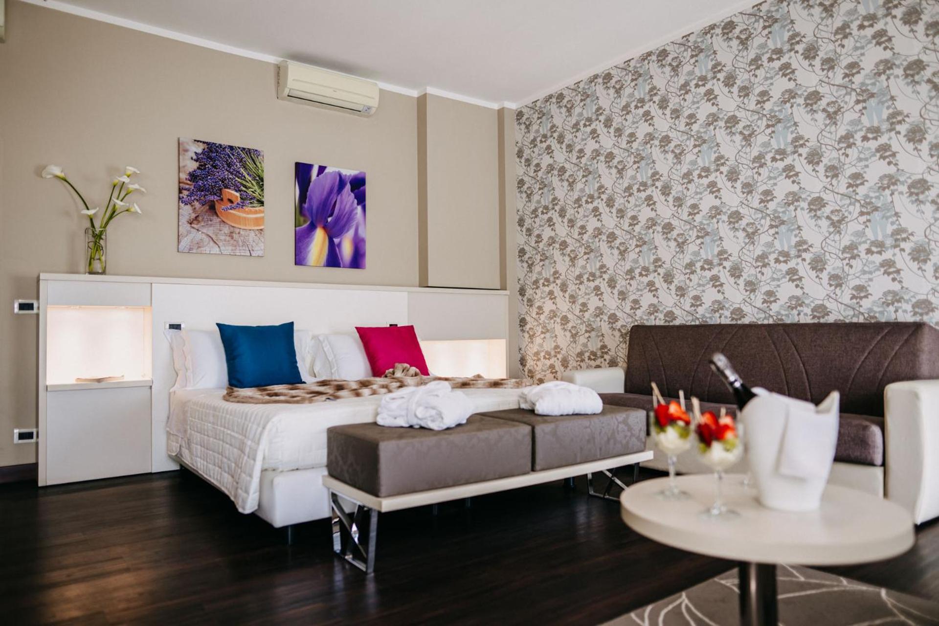 Hotel Lalla Beauty & Relax Cesenatico Exterior photo