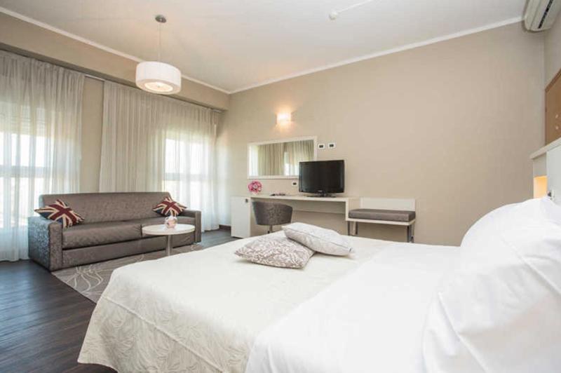 Hotel Lalla Beauty & Relax Cesenatico Exterior photo