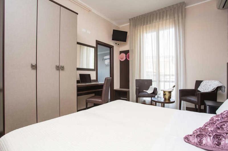 Hotel Lalla Beauty & Relax Cesenatico Exterior photo